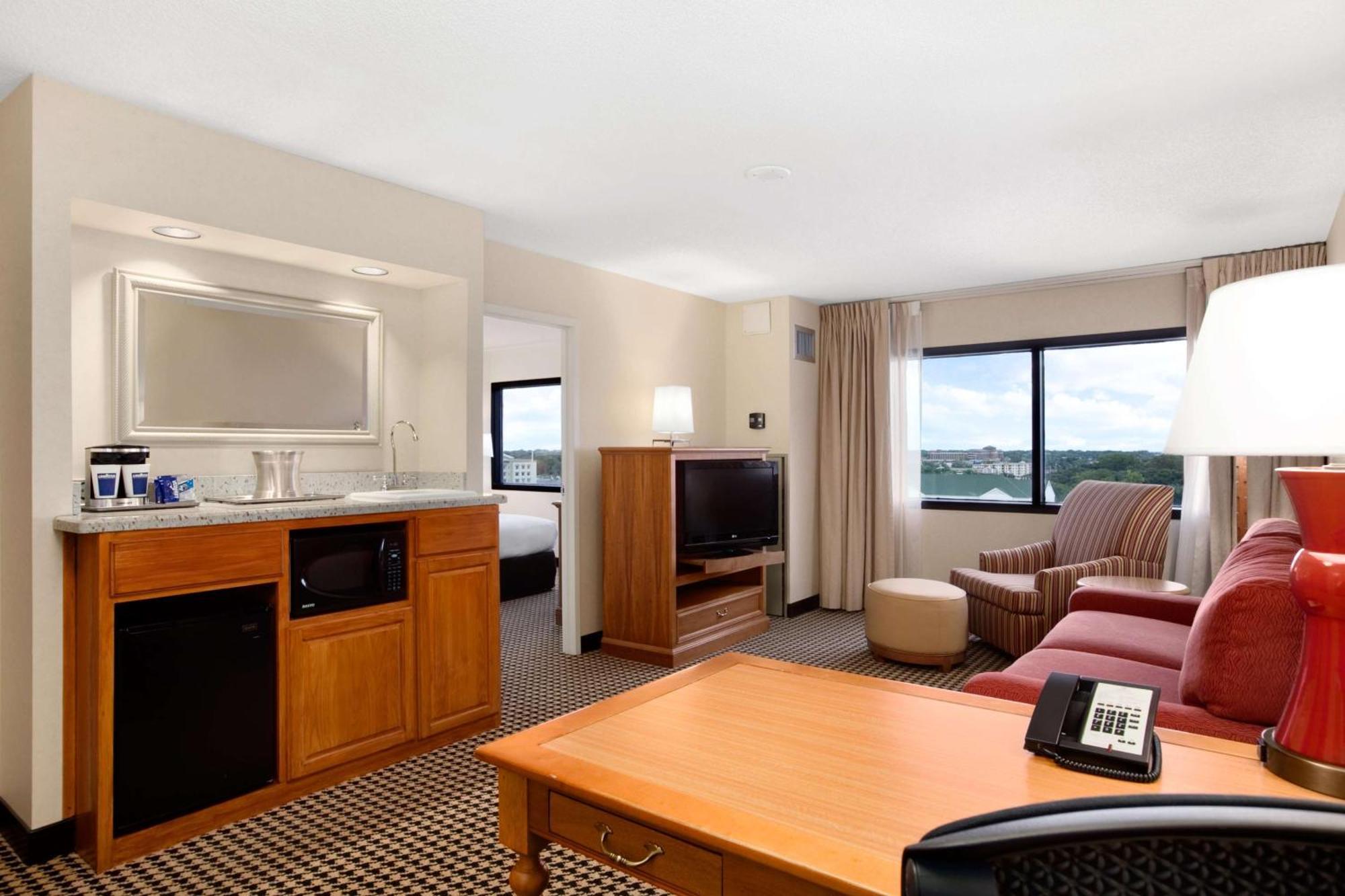 Hilton Suites Chicago/אוקברוק טראס מראה חיצוני תמונה
